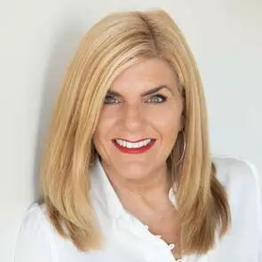 Lisa Derenchuk, Winnipeg, Real Estate Agent