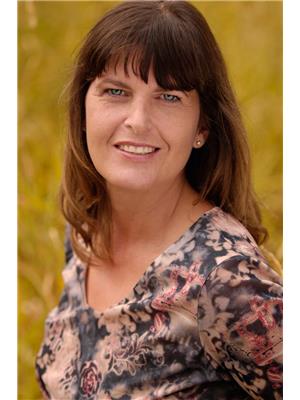 Liz Athans, Kelowna, Real Estate Agent
