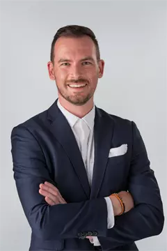 Logan Queen, Winnipeg, Real Estate Agent