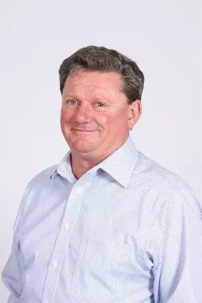 Lyle Pelter, Victoria, Real Estate Agent