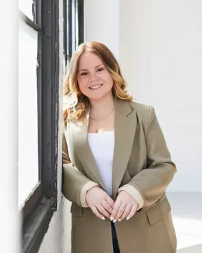 Lyndsay Bott, Kitchener, Real Estate Agent