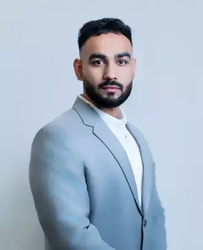 Malkeet Singh, Usak, Real Estate Agent