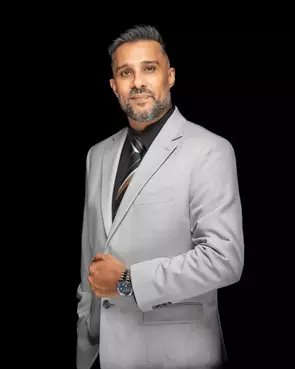 Maninder Bhatia, London, Real Estate Agent