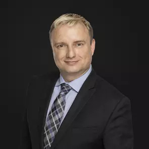 Manny Aldea, Calgary, Real Estate Agent