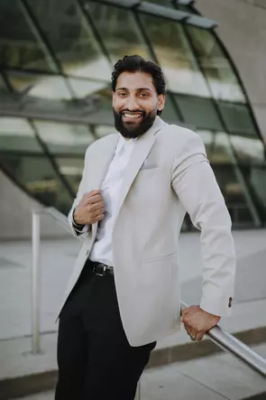 Manny Deol, Mission, Real Estate Agent