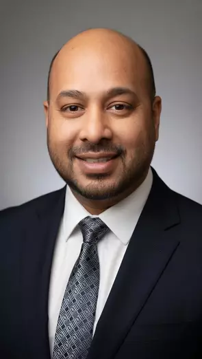 Manzinder Lotey, London, Real Estate Agent
