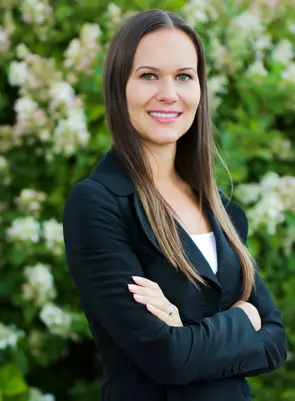 Maria Klasons, Thornhill, Real Estate Agent