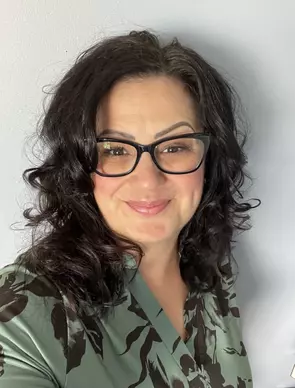 Marla Ferraro, Winnipeg, Real Estate Agent