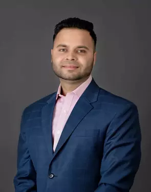 Mayur Sharma, Regina, Real Estate Agent