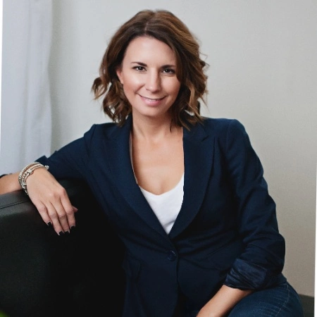 Mia Nelles, Belleville, Real Estate Agent