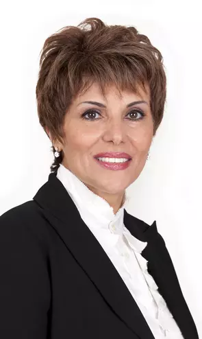 Naz Mashinchi, Coquitlam, Real Estate Agent
