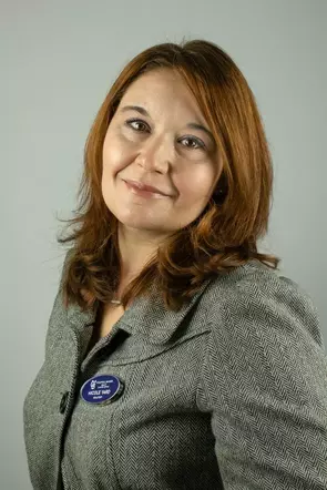Nicole Yard, Clinton, Real Estate Agent