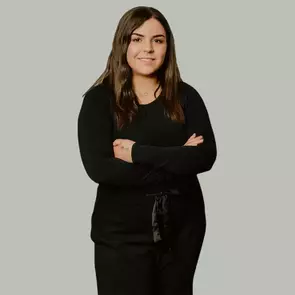 Noni Mihilli, Surrey, Real Estate Agent