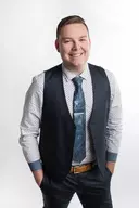 Owen Paxton, Oliver, Real Estate Agent