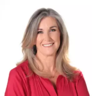 Pam Henderson, London, Real Estate Agent
