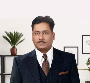 Rajnish Gupta, Surrey, Real Estate Agent