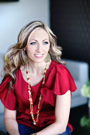 Rebecca Musser, Ontario, Real Estate Agent