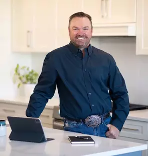 Rees Smith, Olds, Real Estate Agent
