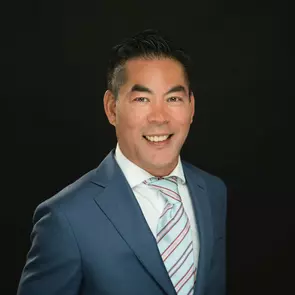 Robert Hum, Brossard, Real Estate Agent