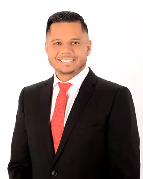 Robin Dhingra, Surrey, Real Estate Agent