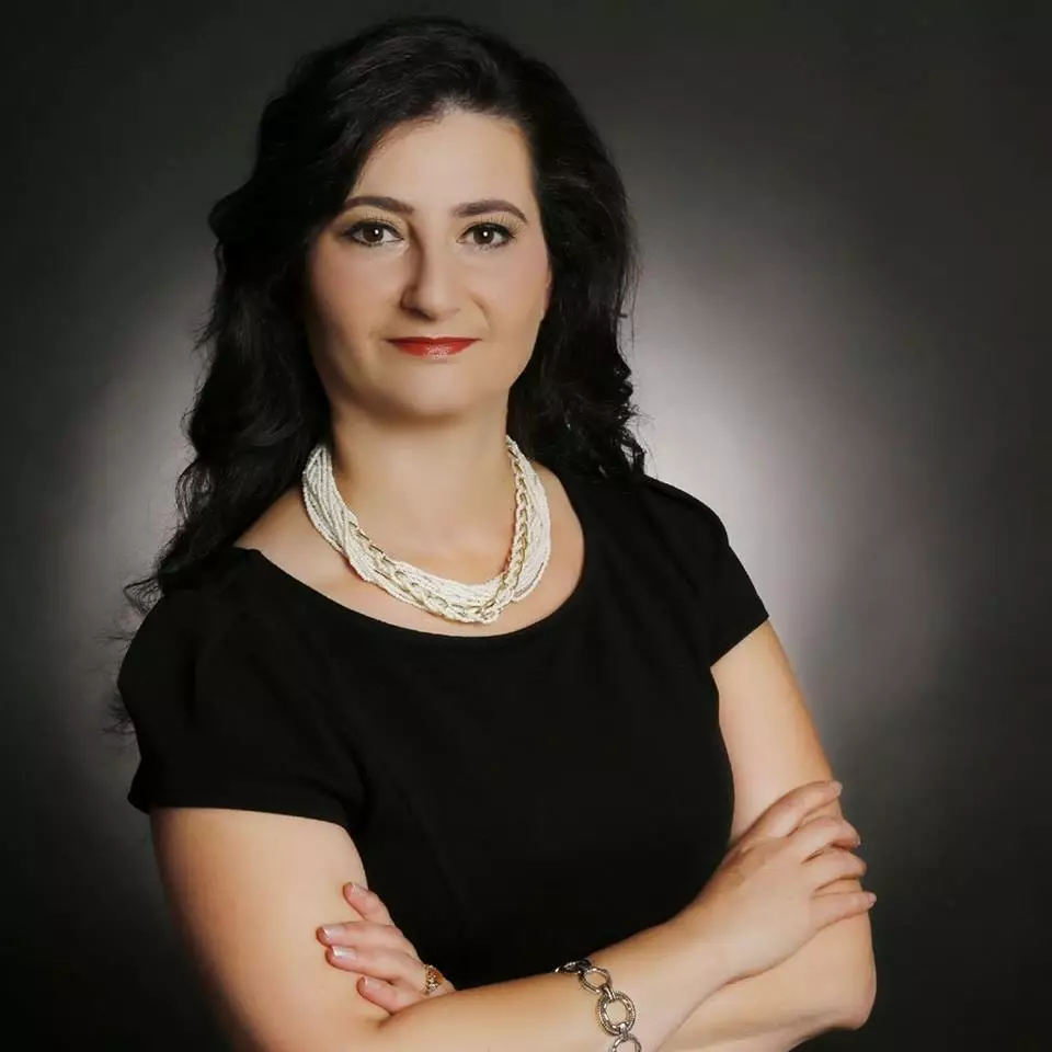 Roula Hassan, Whitby, Real Estate Agent