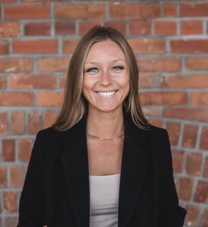 Sadge Flor, Kelowna, Real Estate Agent