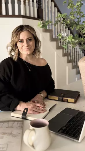 Samantha Knoll, Regina, Real Estate Agent