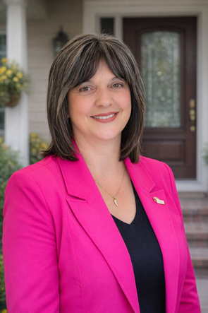 Sandra Lyon, Ponoka, Real Estate Agent