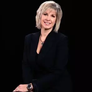 Sandy Healy, Calgary, Real Estate Agent