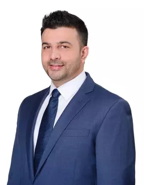 Shakaib Khan, Fergus, Real Estate Agent