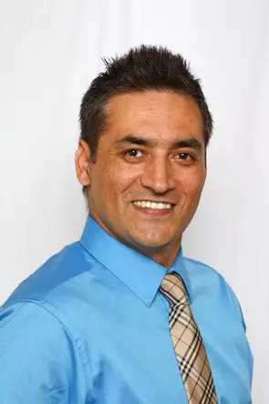 Shamsher Randhawa, Burlington, Real Estate Agent