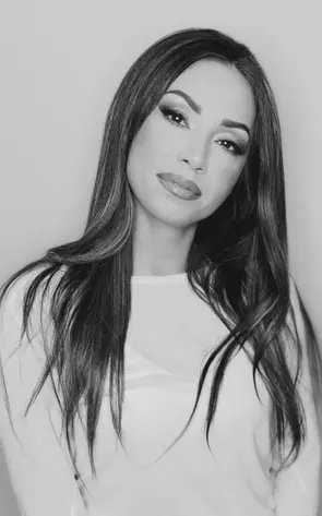 Shanna Giannakis, Montreal, Real Estate Agent