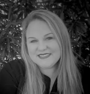 Shannon Hall, Dickinson, Real Estate Agent