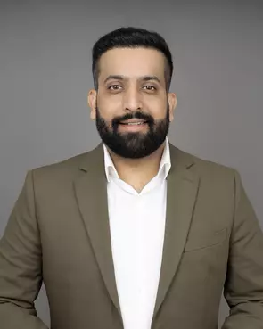 Shubham Arora, Abbotsford, Real Estate Agent