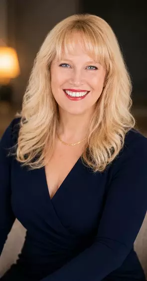 Stefanie Paige, Victoria, Real Estate Agent