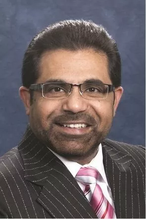 Syed Moosavi, London, Real Estate Agent