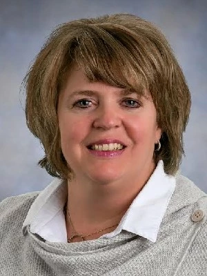 Vivian Cox, Cochrane, Real Estate Agent