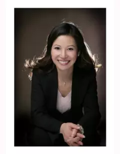 Julia Lau, Vancouver, Real Estate Agent